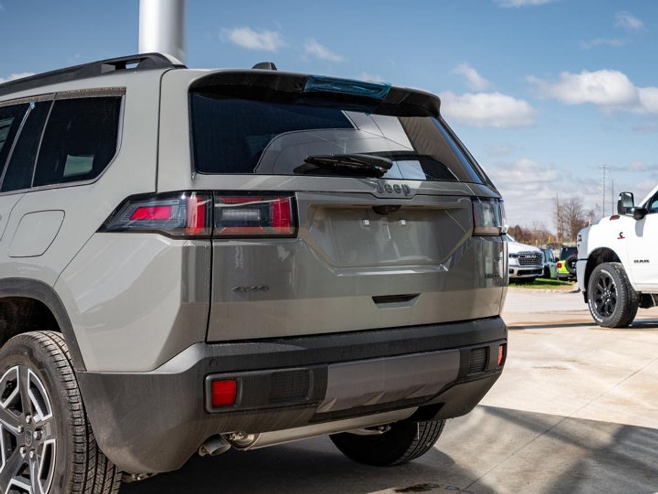 2026 Jeep Cherokee laredo Photo