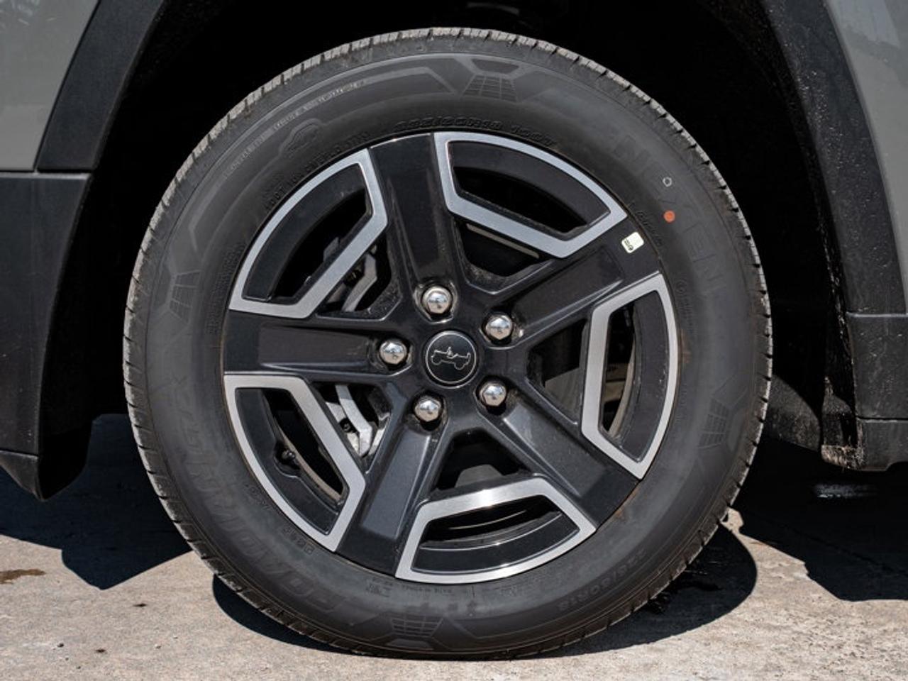 2026 Jeep Cherokee laredo Photo