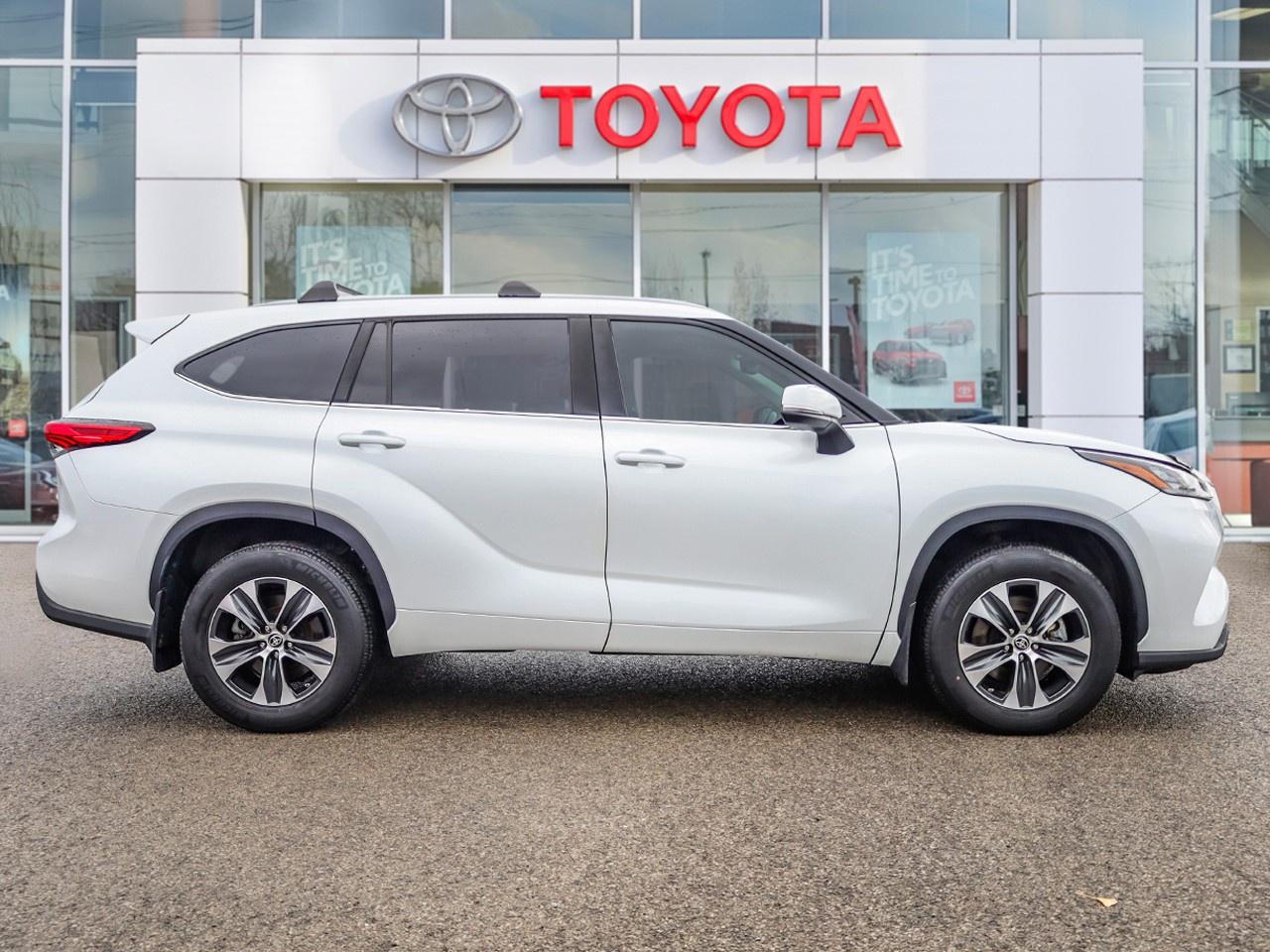 2022 Toyota Highlander XLE Photo