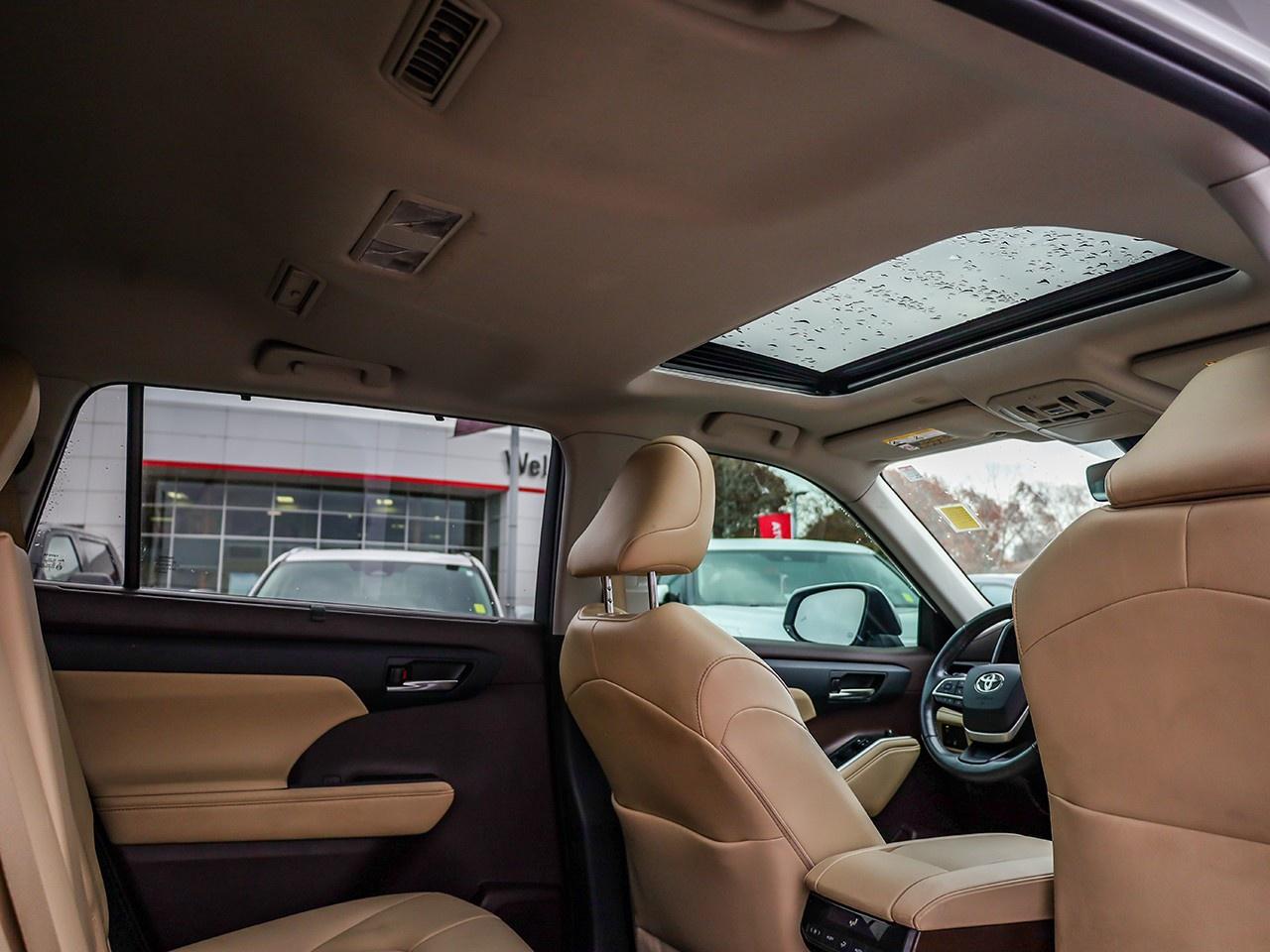 2022 Toyota Highlander XLE Photo