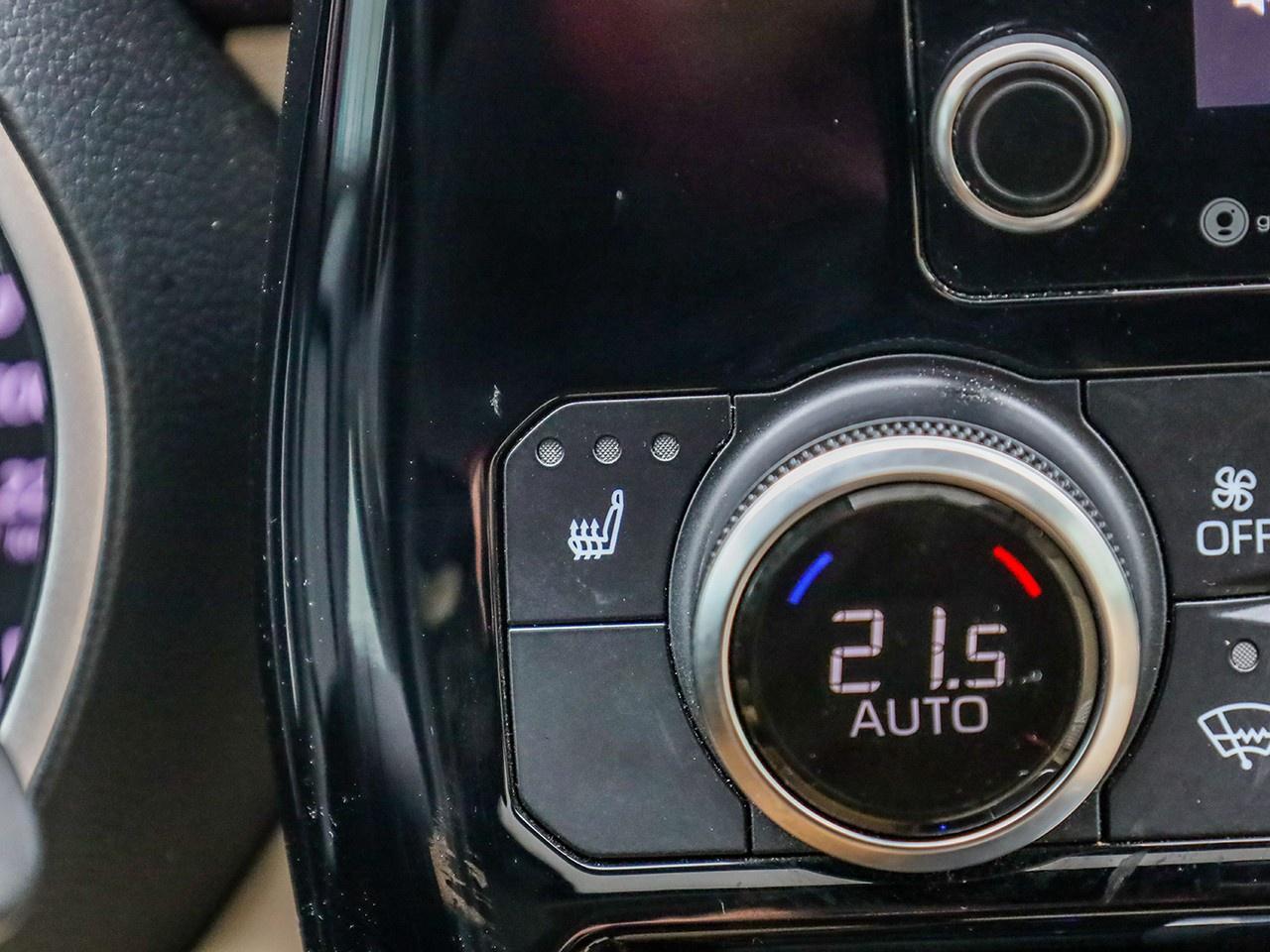 2022 Toyota Highlander XLE Photo