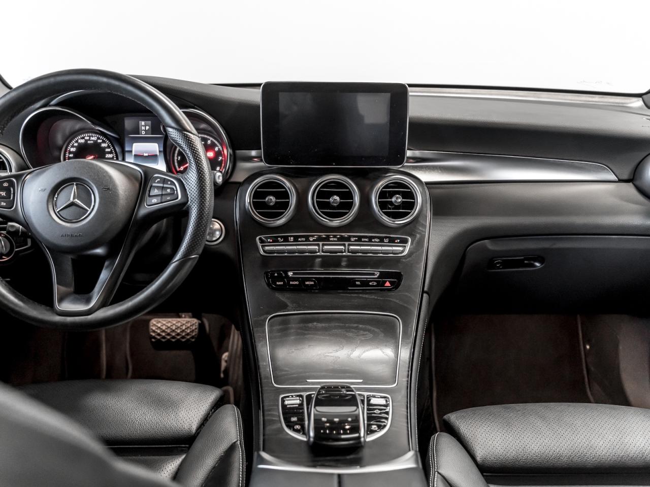 2018 Mercedes-Benz GLC GLC 300|AMG PKG|360CAM|BLINDSPOT|ACCIDENT FREE|LOADED Photo