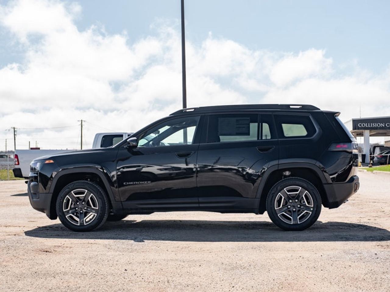 2026 Jeep Cherokee laredo Photo