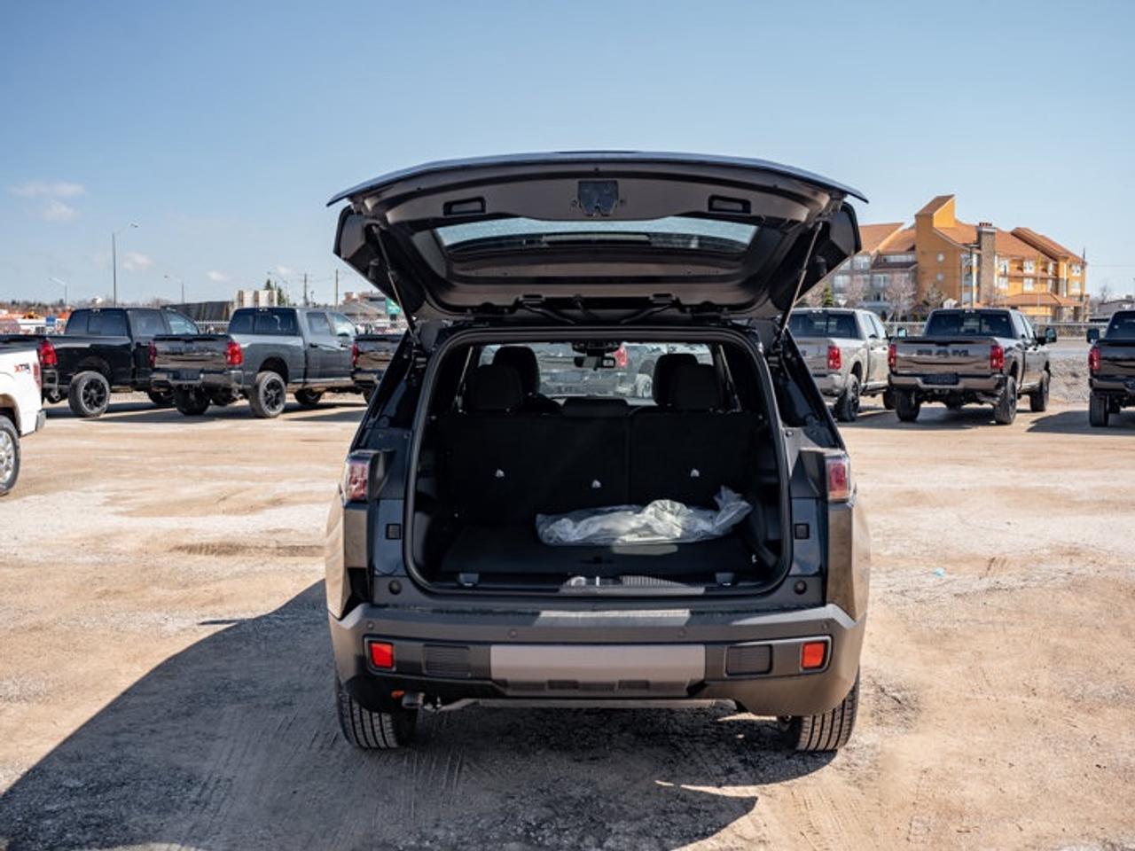 2026 Jeep Cherokee laredo Photo