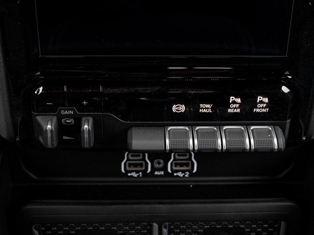 2026 RAM 3500 Big Horn Photo