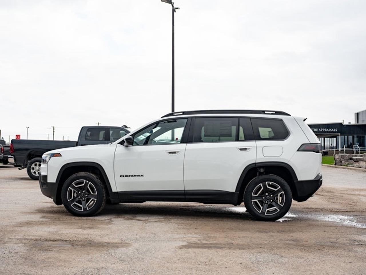 2026 Jeep Cherokee Limited Photo2