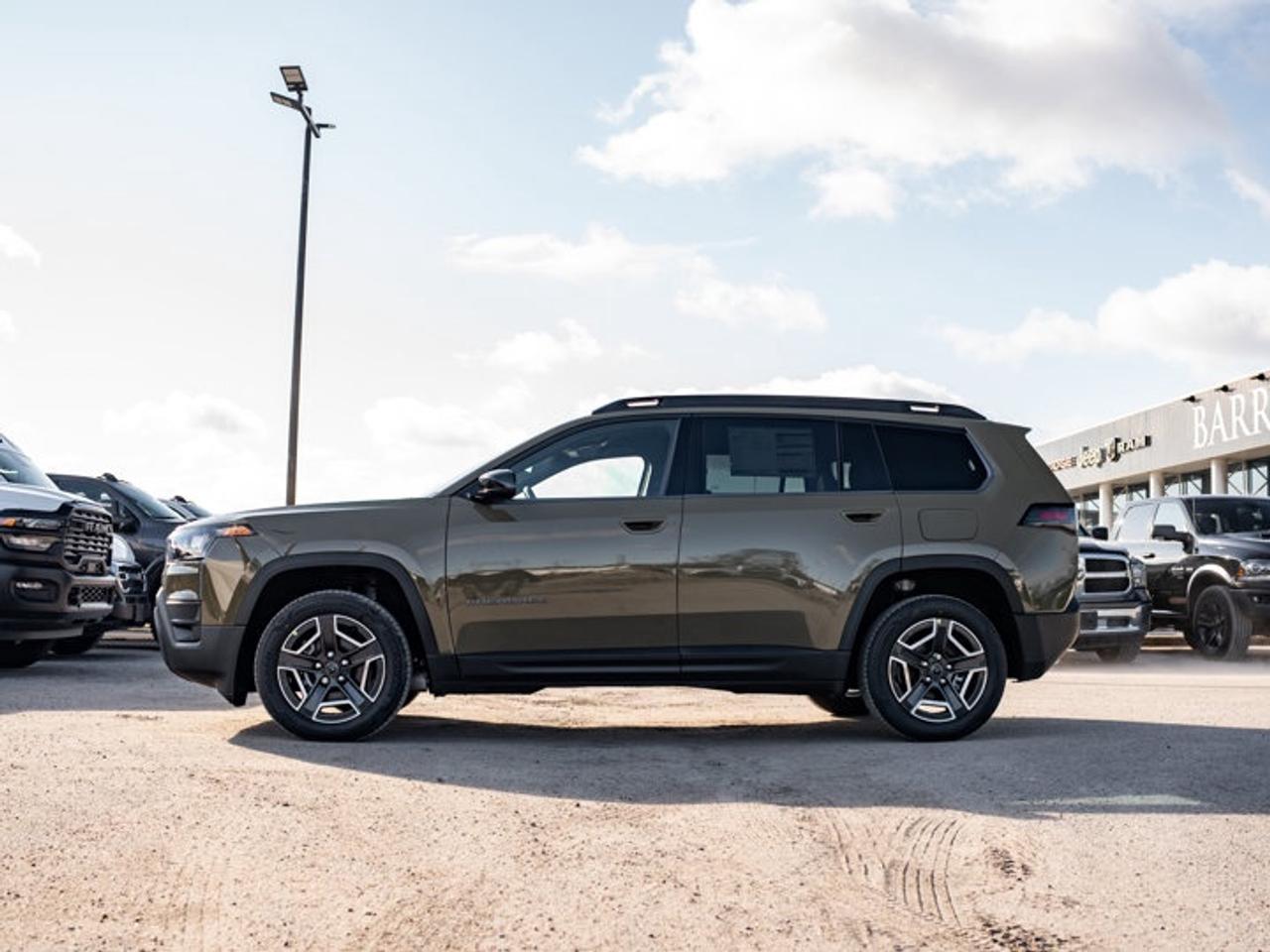 2026 Jeep Cherokee laredo Photo4