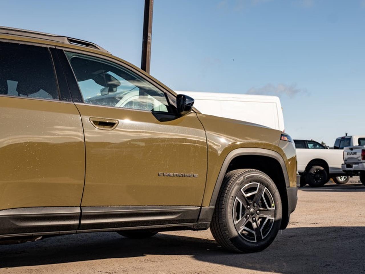 2026 Jeep Cherokee laredo Photo