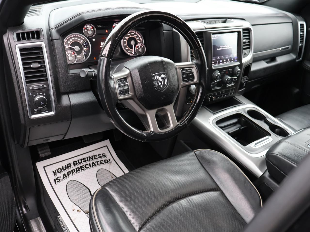 2018 RAM 1500 LIMITED HEMI CREW 4WD CERTIFIED *ACCIDENT FREE*DODGE MAINTAIN* CAMERA NAV BLUETOOTH HEAT/COOL LEATHER SEATS/STEERING SUNROOF P.SENSORS CRUISE ALLOYS - Photo #8