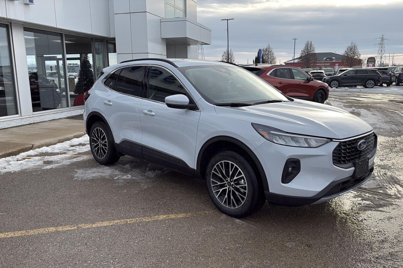 2026 Ford Escape PHEV FWD, ADAPTIVE CRUISE, TRAILER TOW PKG Photo3