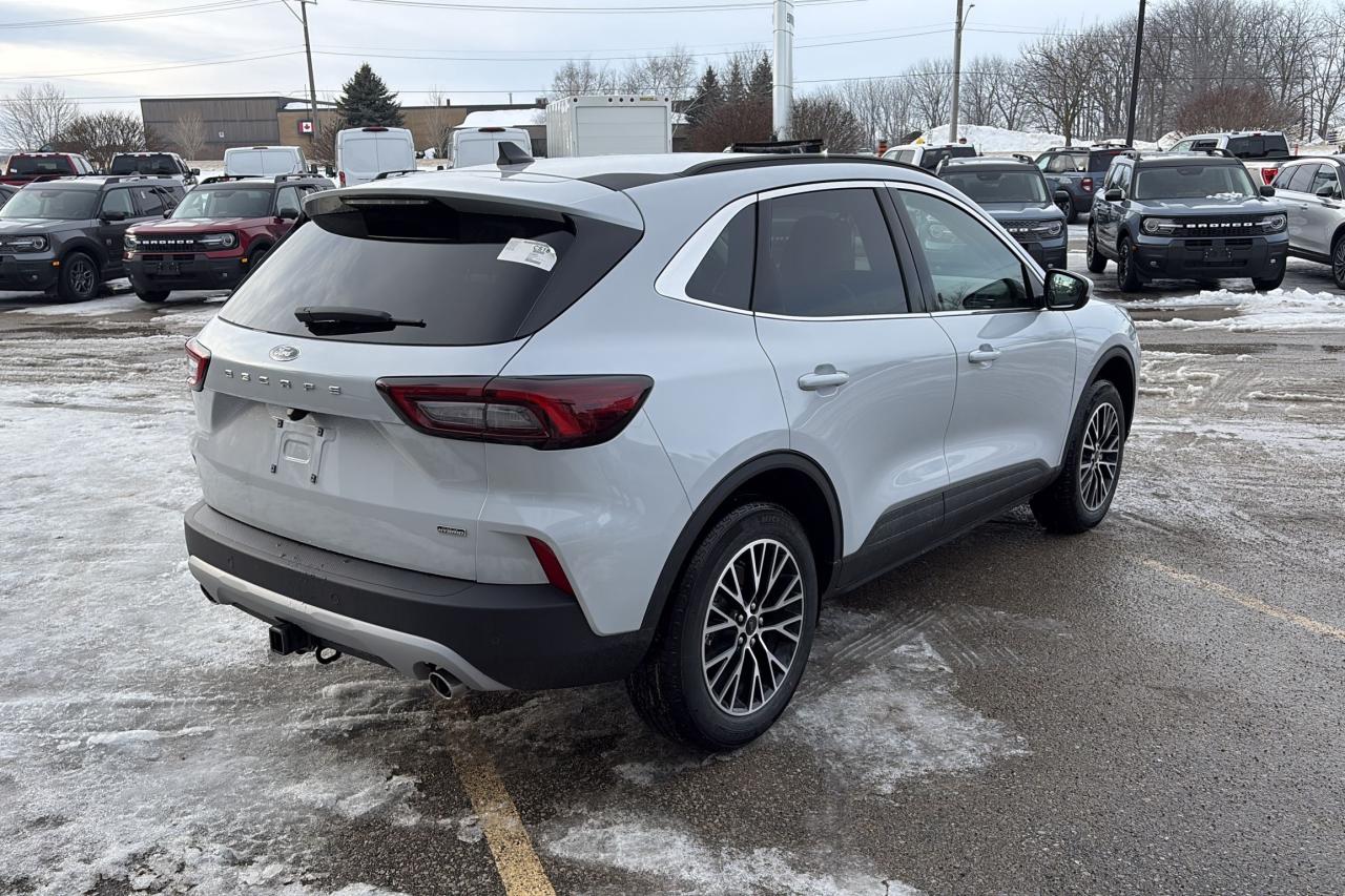 2026 Ford Escape PHEV FWD, ADAPTIVE CRUISE, TRAILER TOW PKG Photo4