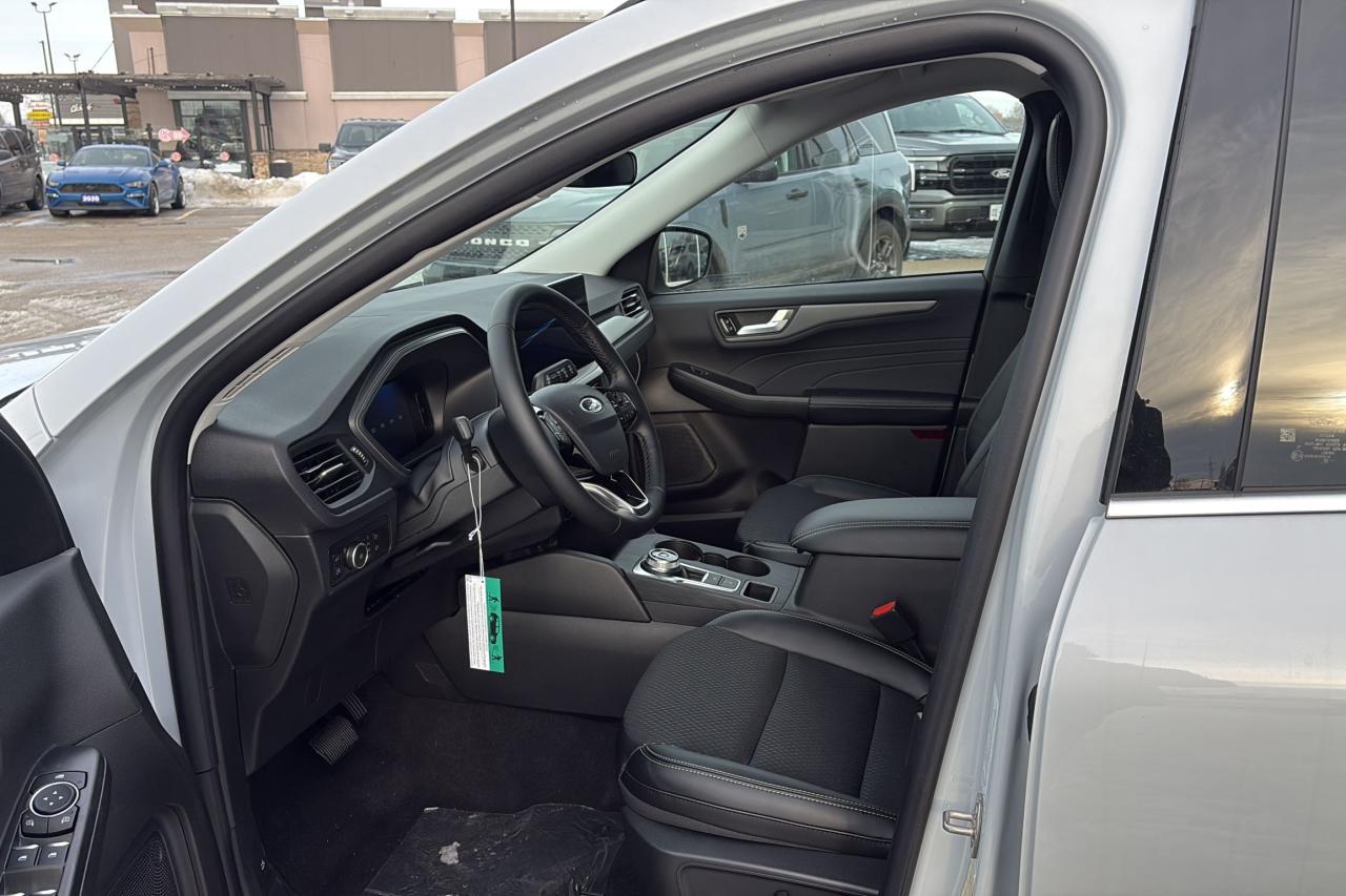 2026 Ford Escape PHEV FWD, ADAPTIVE CRUISE, TRAILER TOW PKG Photo