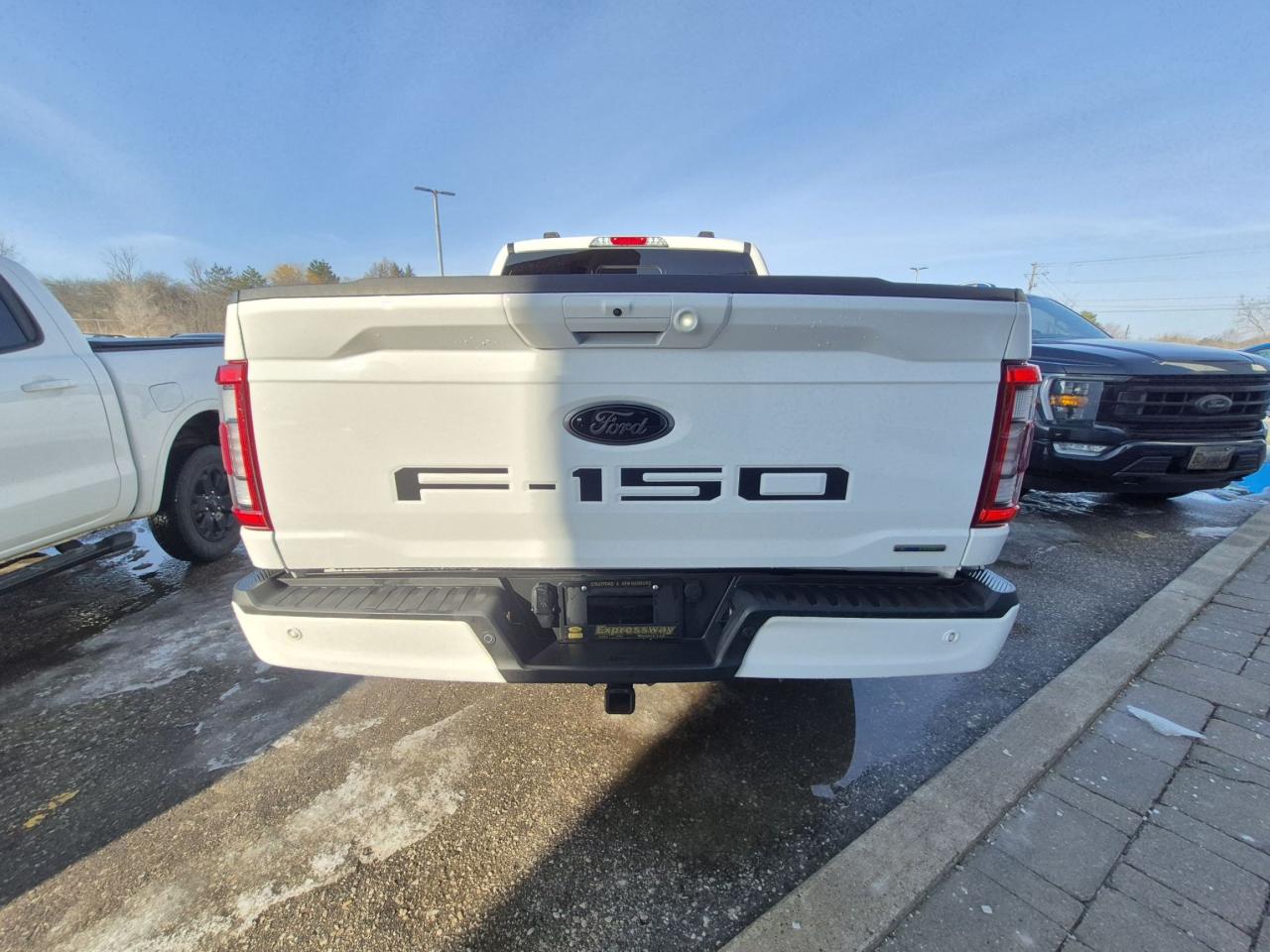 2022 Ford F-150 502A LARIAT, 20" RIMS, SPORT PACKAGE, FX4! Photo