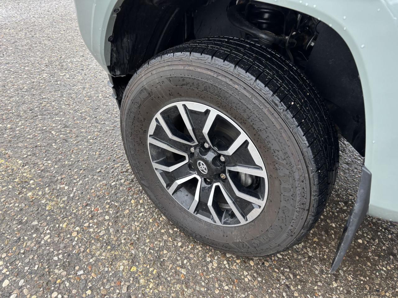 2023 Toyota Tacoma TRD SPORT, 3.5L V6, LOCAL TRADE! MOONROOF! NAV! Photo