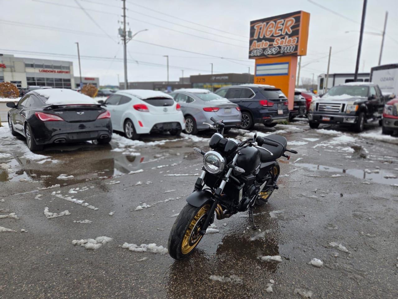 Used 2024 Kawasaki Z1000  for sale in London, ON