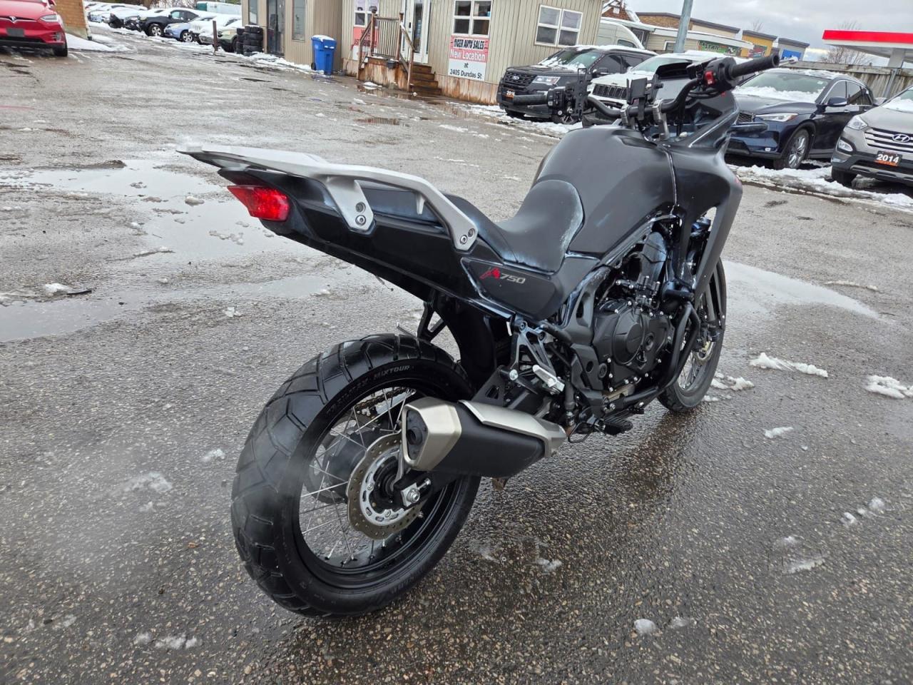 2024 Honda XL750 TRANSALP, ONLY 4000KMS, THEFT RECOVERY, RUNS WELL - Photo #7