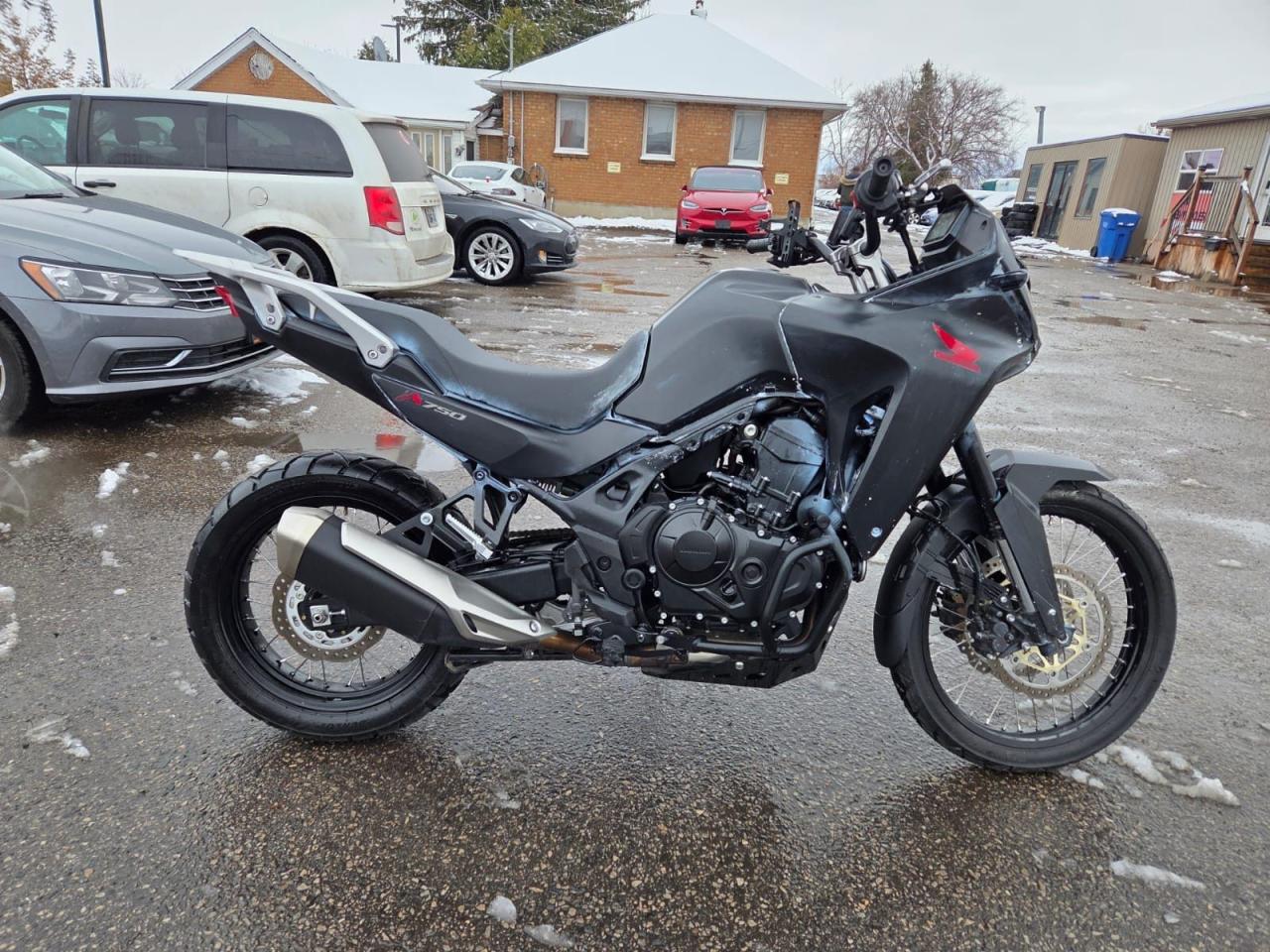 2024 Honda XL750 TRANSALP, ONLY 4000KMS, THEFT RECOVERY, RUNS WELL - Photo #12