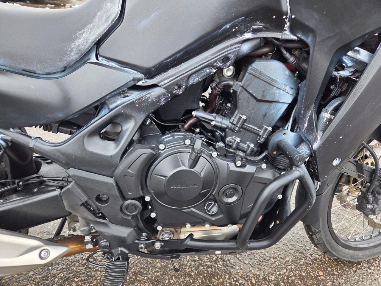 2024 Honda XL750 TRANSALP, ONLY 4000KMS, THEFT RECOVERY, RUNS WELL Photo3