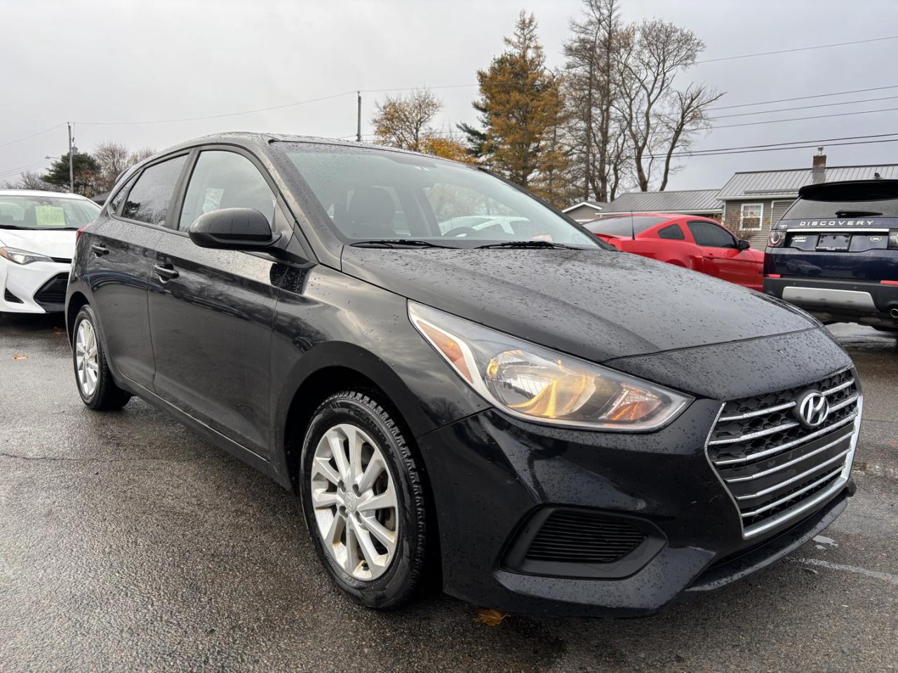 Used 2018 Hyundai Accent SE / 5DR HATCHBACK / REVERSE CAMERA / HEATED SEATS / TOUCH SCREN ENTERTAINMENT W/APPLE CARPLAY & ANDROID AUTO / PUSH BUTTON START for sale in Truro, NS