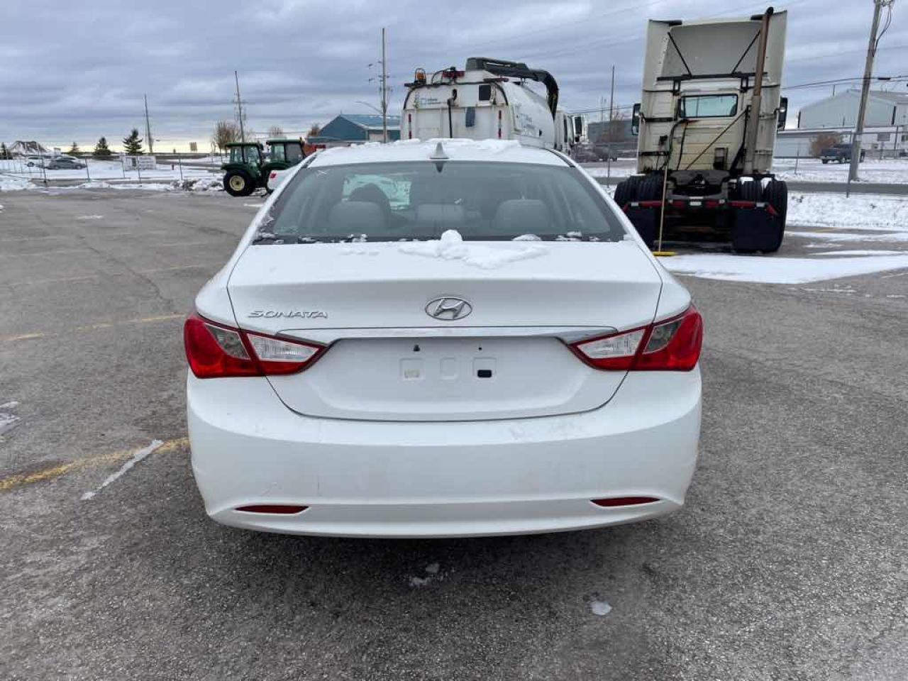 2013 HYUNDA SONATA GLS Photo4