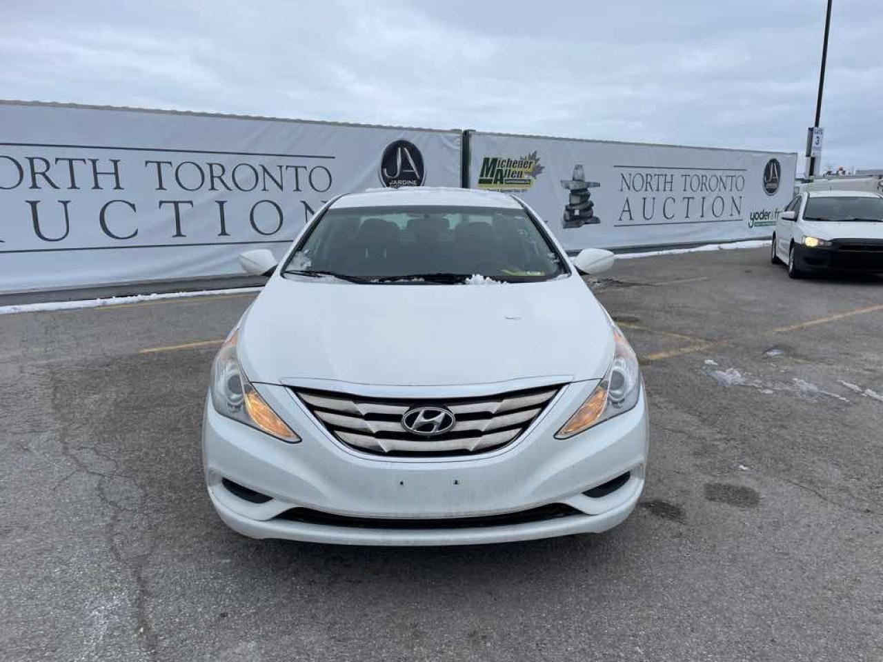 2013 HYUNDA SONATA GLS Photo