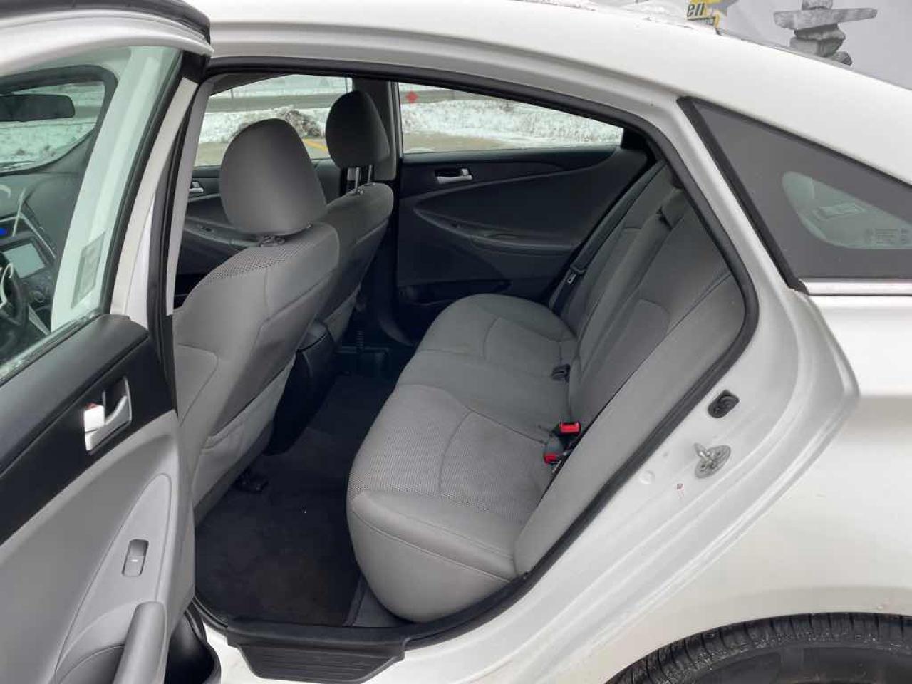 2013 HYUNDA SONATA GLS Photo