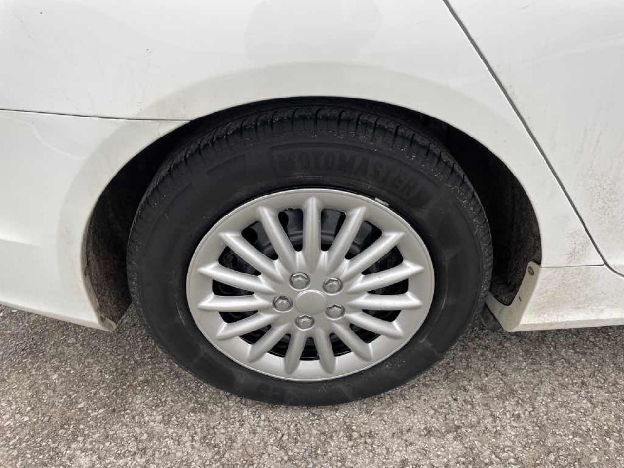 2013 HYUNDA SONATA GLS Photo