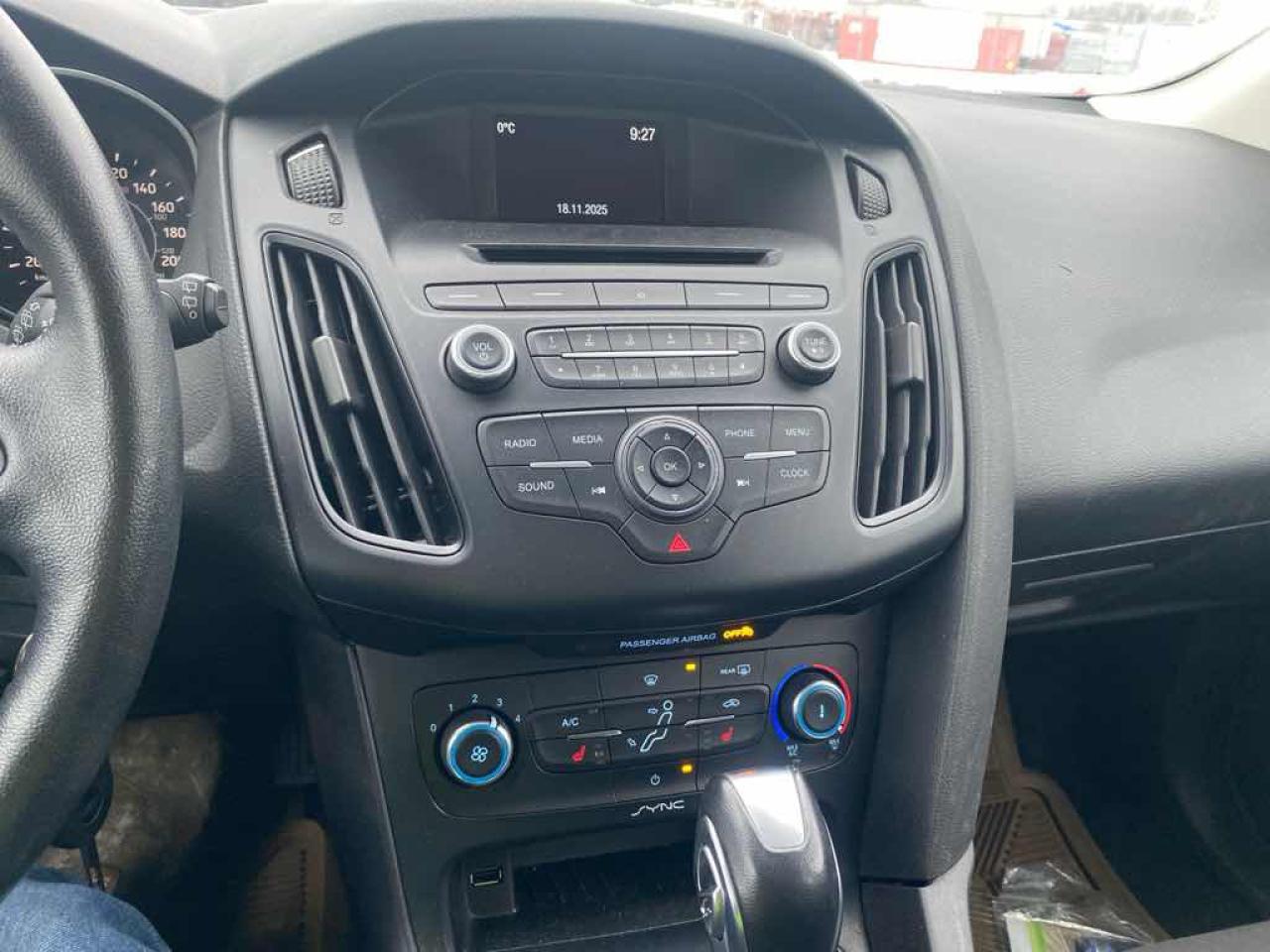 2015 Ford Focus SE - Photo #10