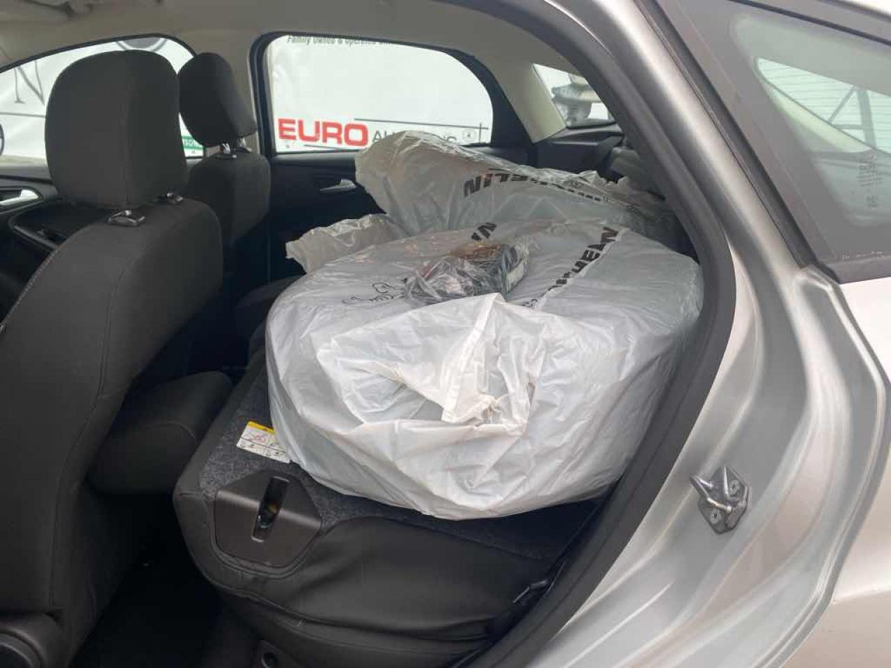 2015 Ford Focus SE - Photo #12