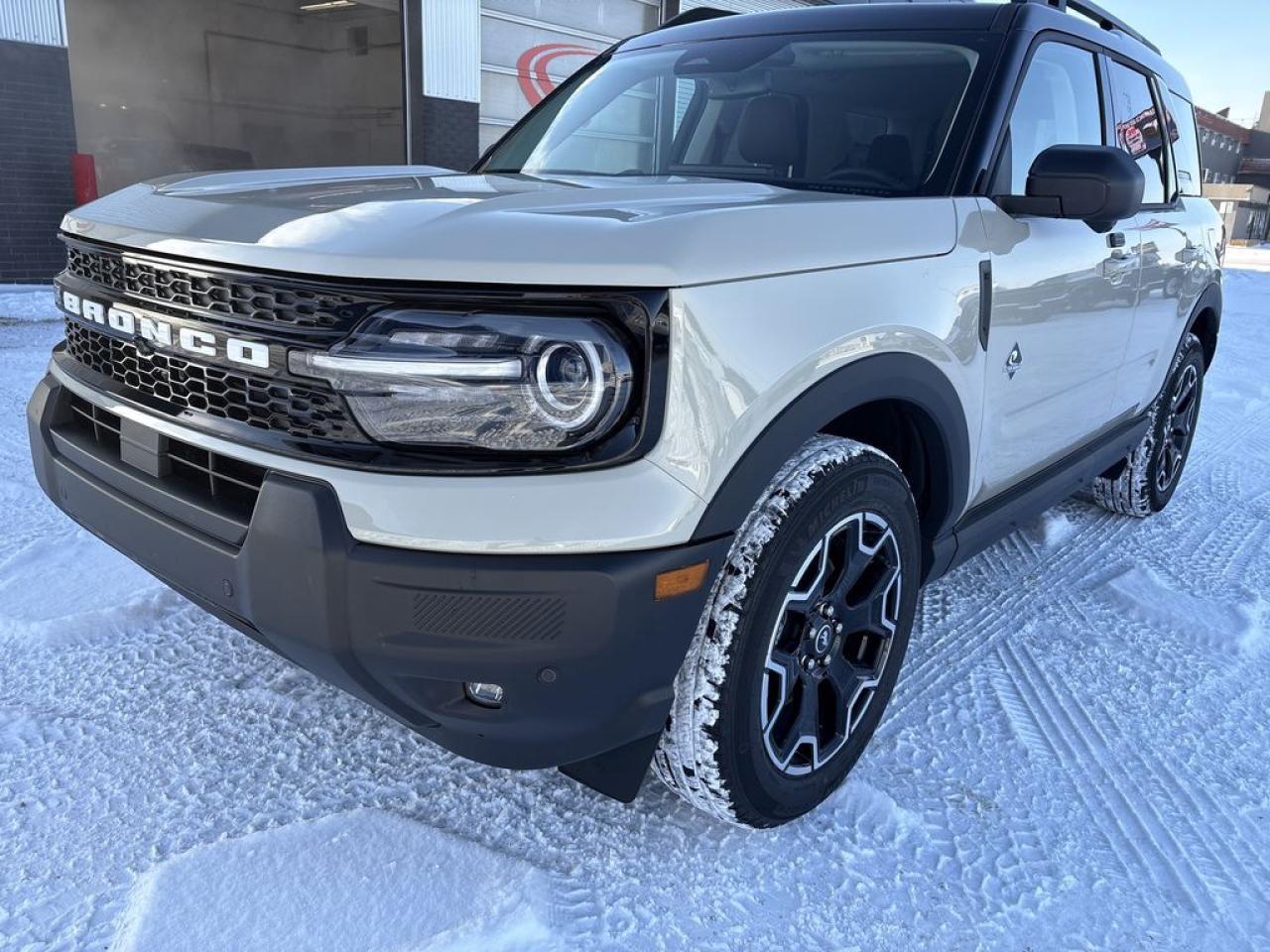2025 Ford Bronco Sport Outer Banks 300A Photo1
