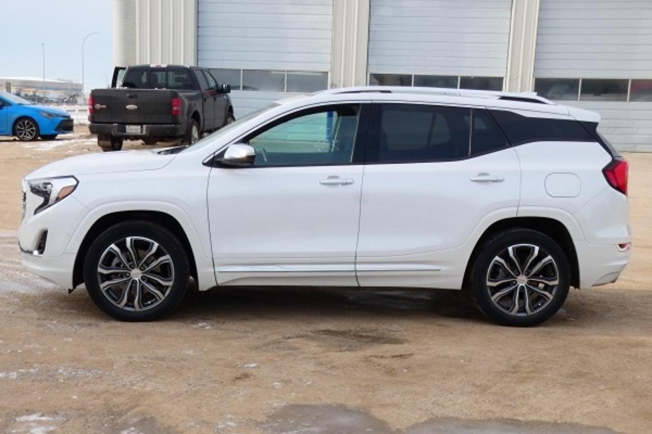 2020 GMC Terrain Denali AWD w/H&C L, pano S/R, NAV, BUC