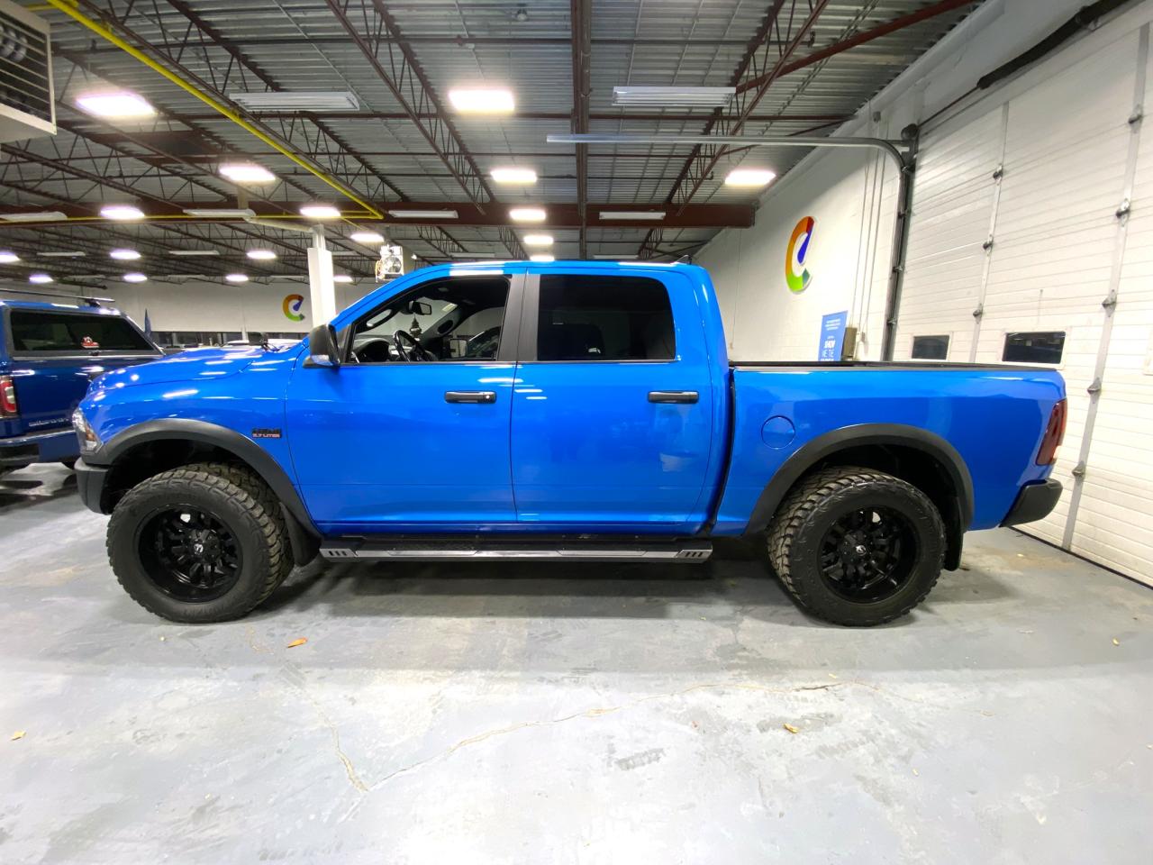 2021 RAM 1500 Classic WARLOCK 4X4 CREW CAB 5'7" BOX - Photo #2