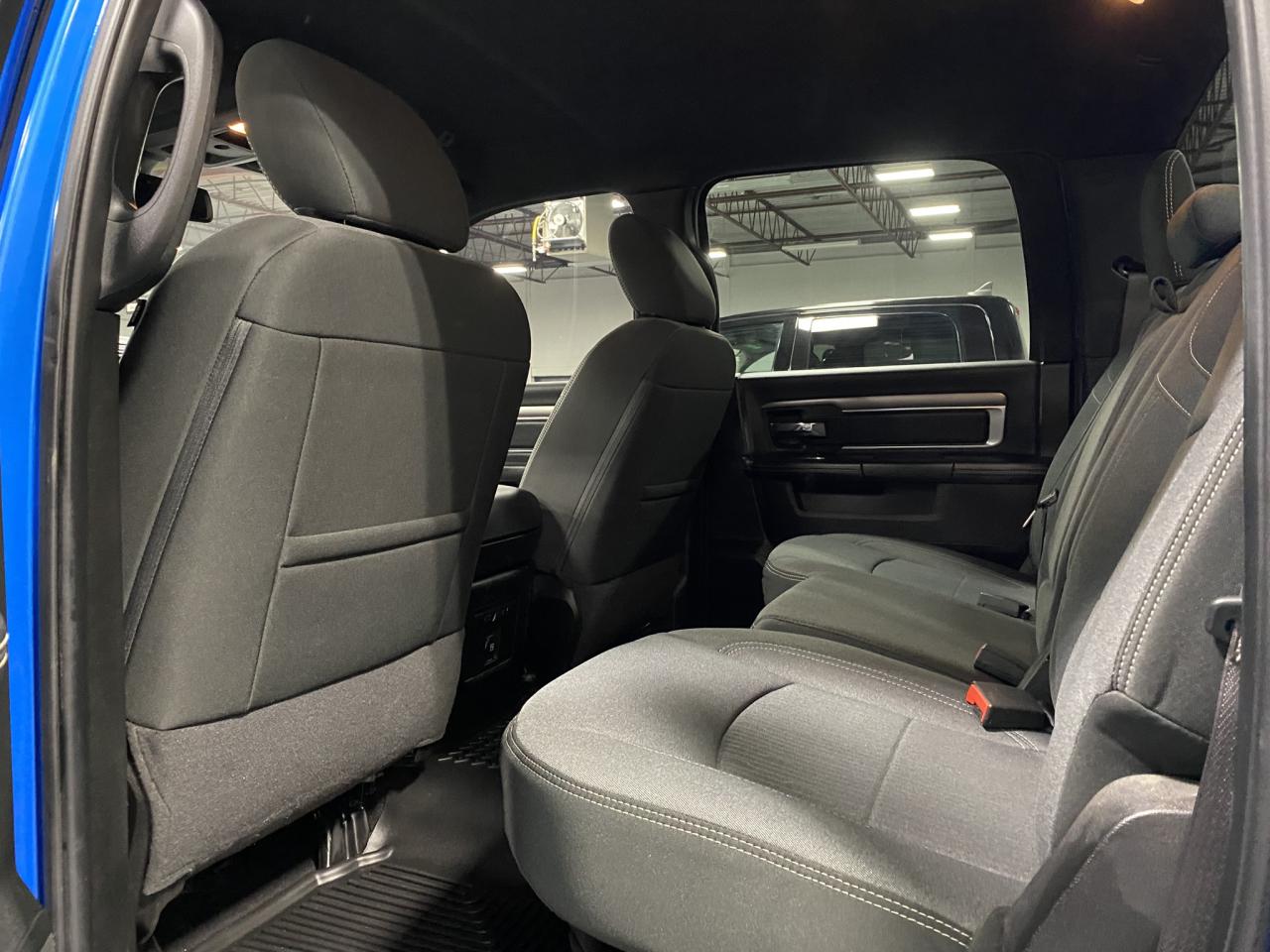 2021 RAM 1500 Classic WARLOCK 4X4 CREW CAB 5'7" BOX - Photo #15