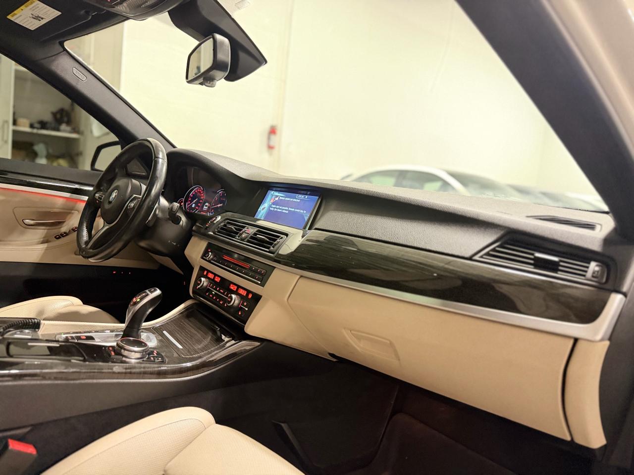 2016 BMW 5 Series 535i xDrive - Photo #25