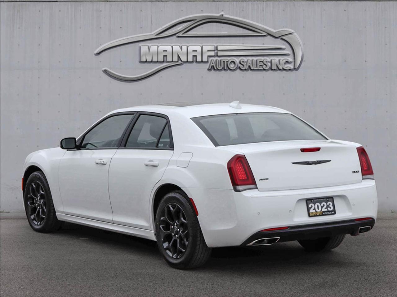 2023 Chrysler 300 300 Touring L AWD Photo
