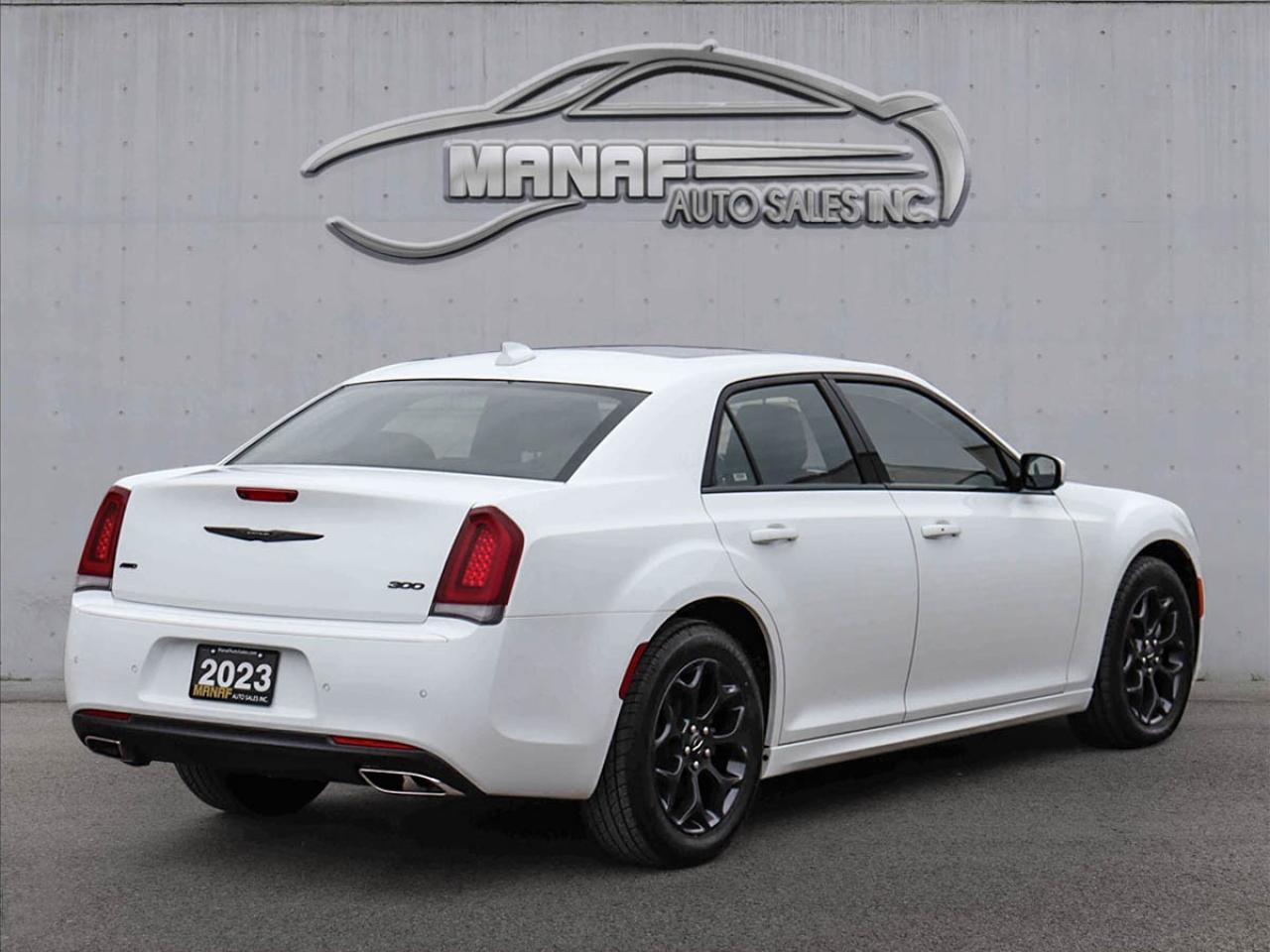 2023 Chrysler 300 300 Touring L AWD Photo