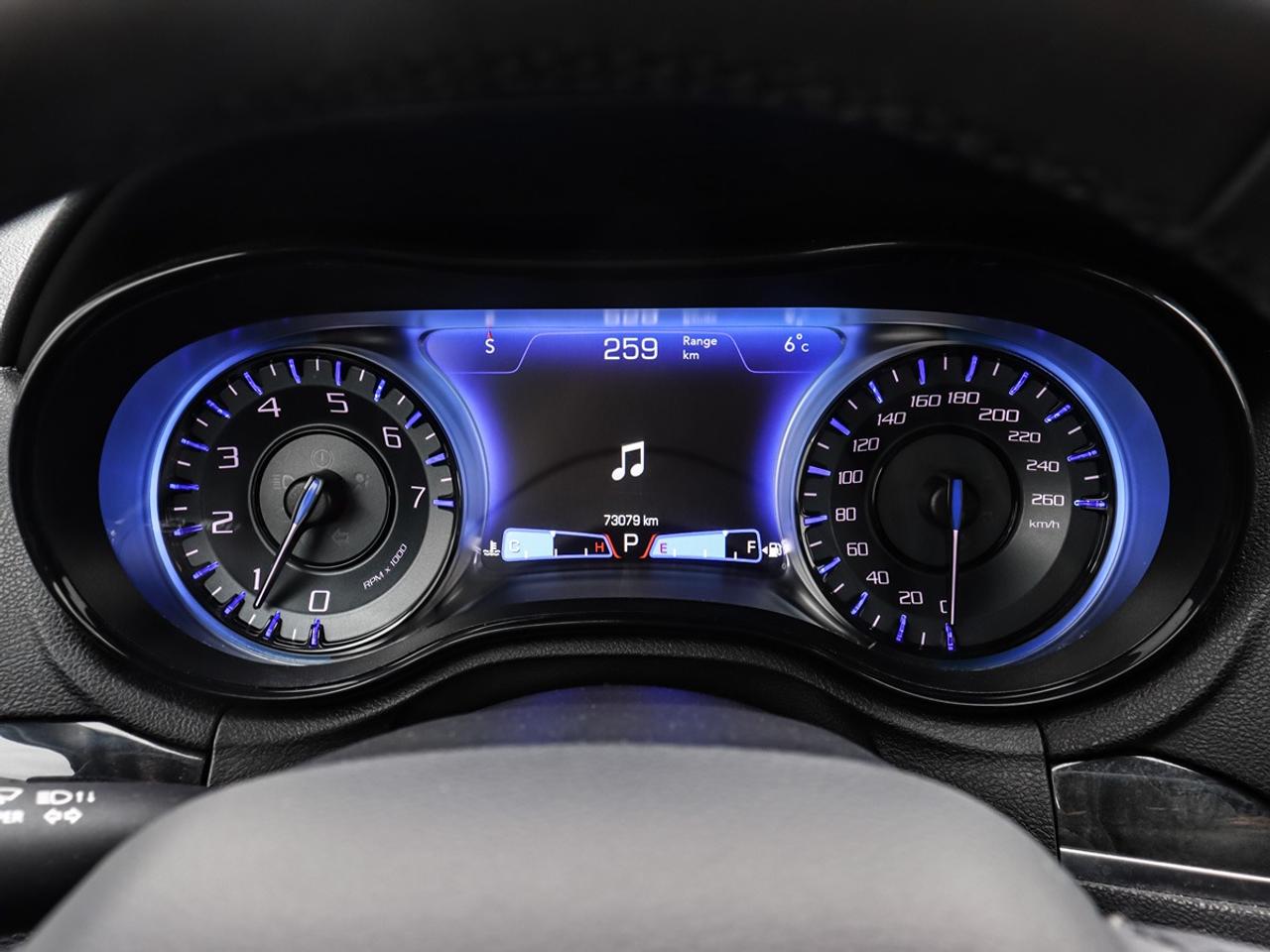 2023 Chrysler 300 300 Touring L AWD Photo