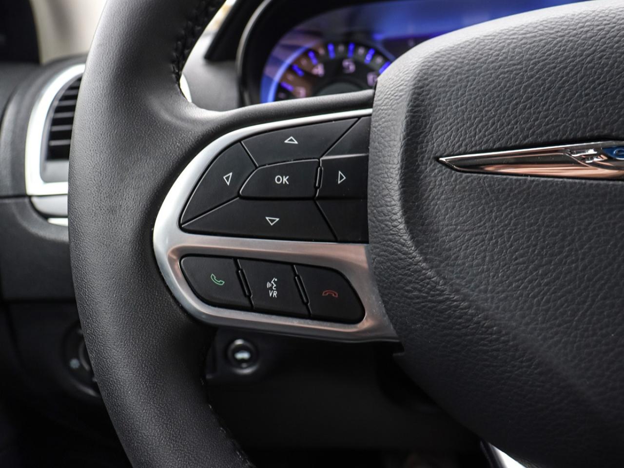 2023 Chrysler 300 300 Touring L AWD Photo