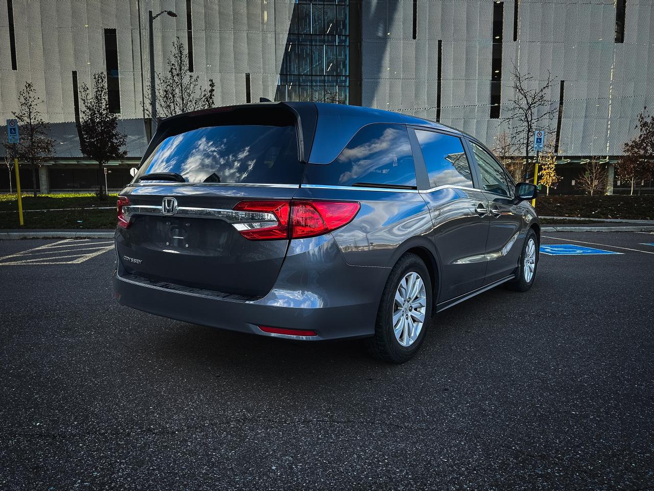 2019 Honda Odyssey LX | NO ACCIDENTS | CLEAN CARFAX | Photo