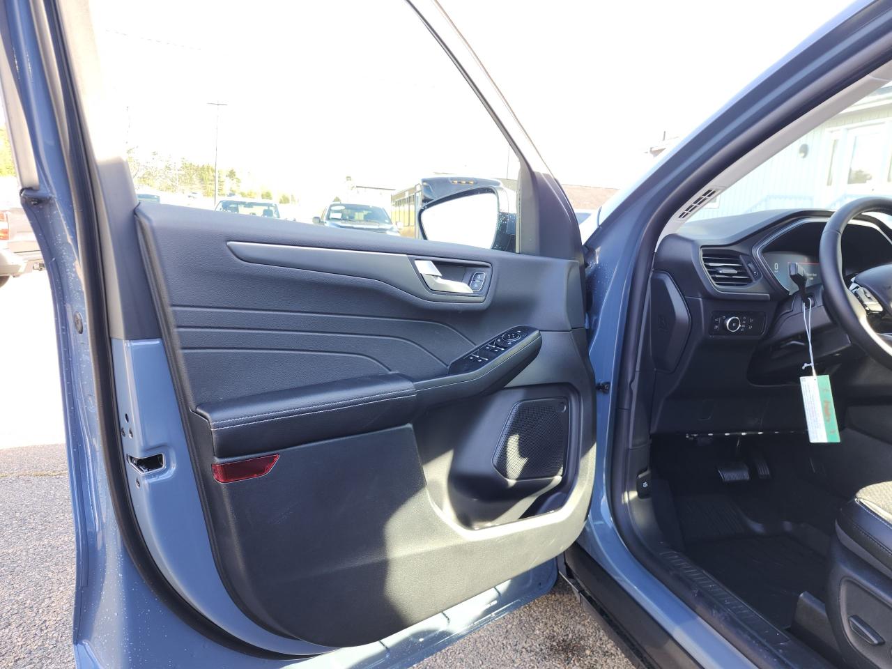 2026 Ford Escape PHEV FWD Photo5