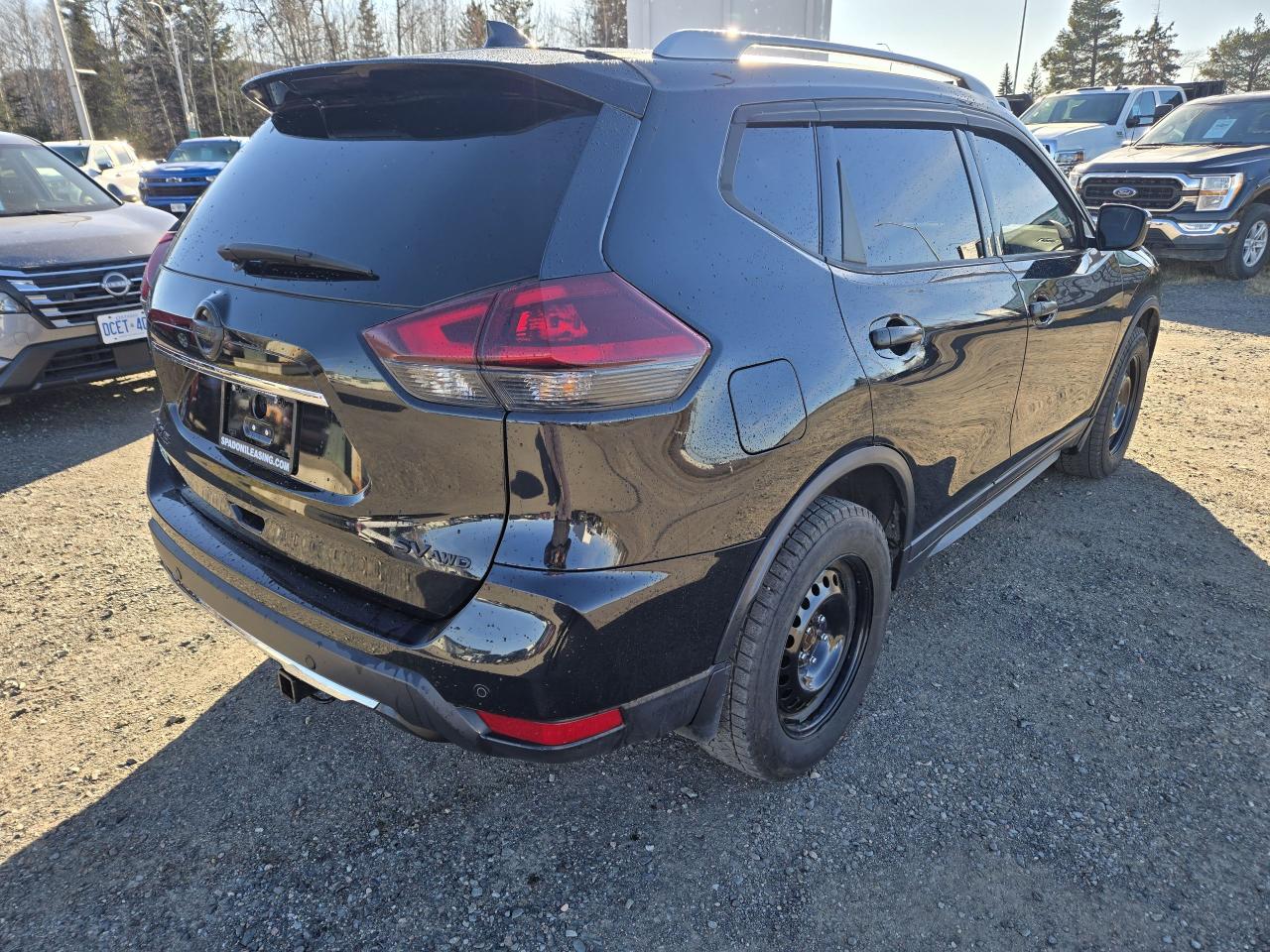 2020 Nissan Rogue AWD SV Photo3