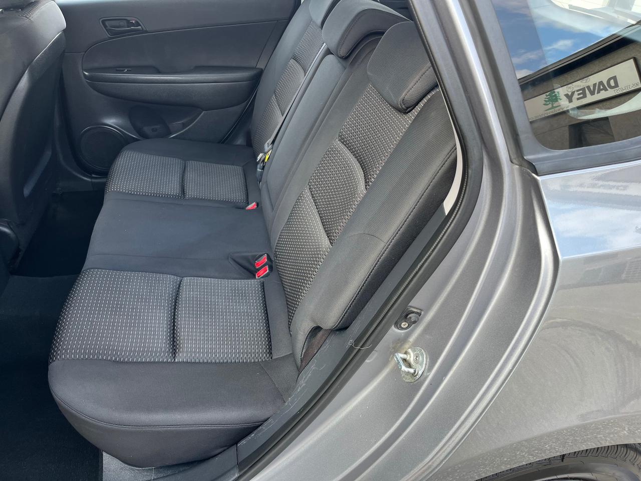 2011 Hyundai Elantra Touring 5 SPD. LOW MILEAGE! SERVICE RECORDS! CERTIFIED ! Photo