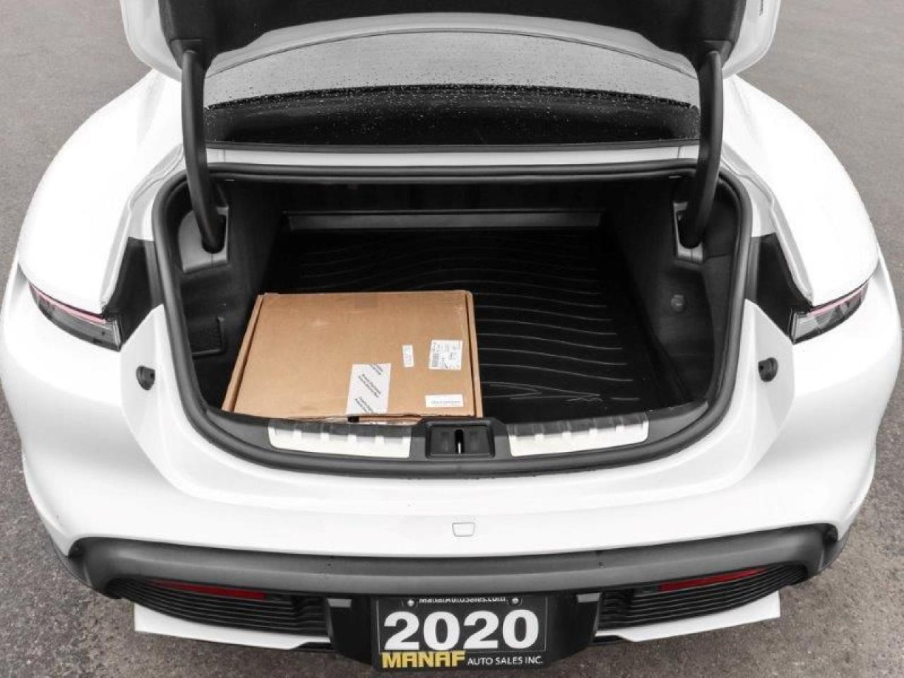 2020 Porsche Taycan TURBO Photo