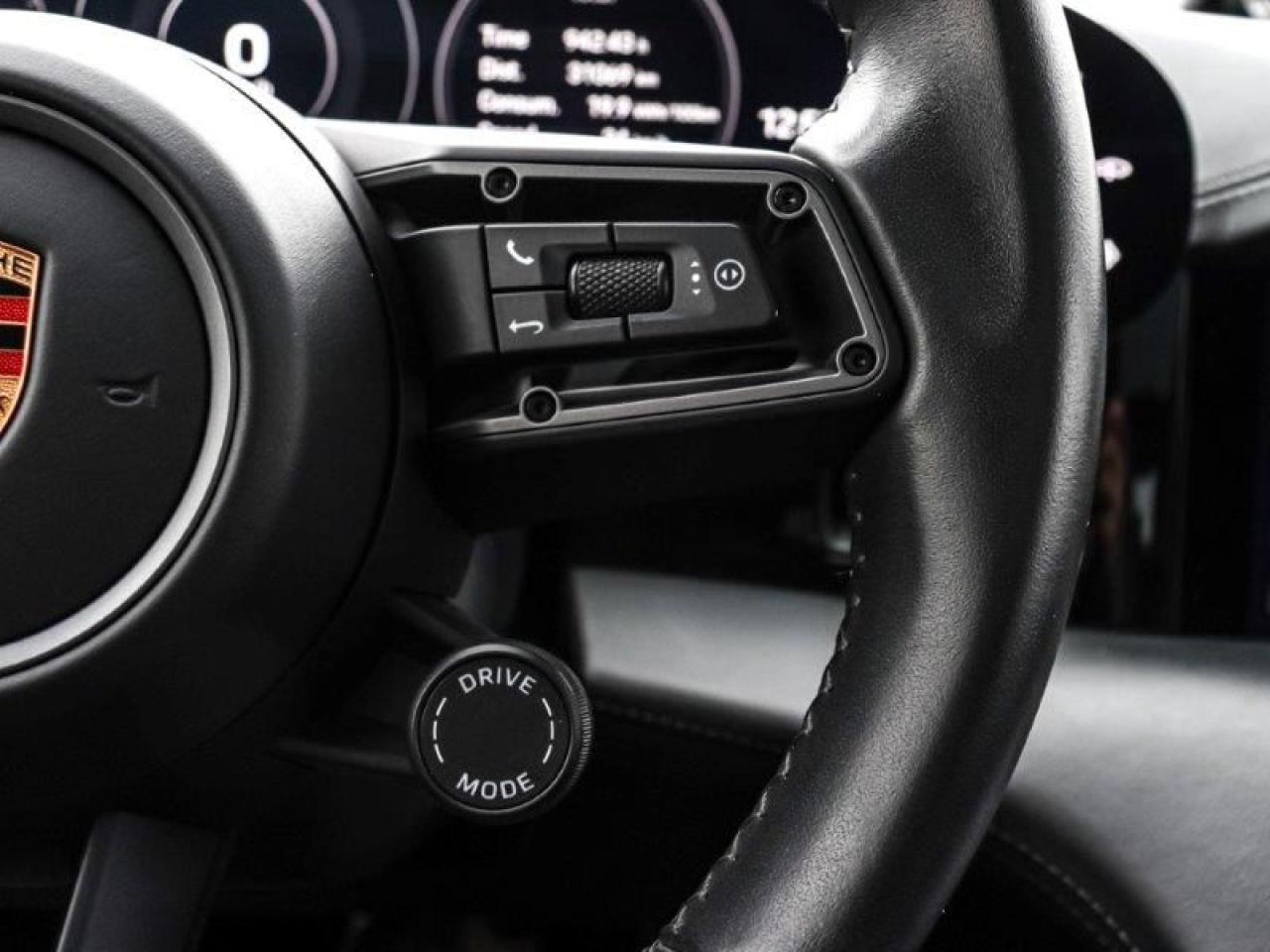 2020 Porsche Taycan TURBO Photo