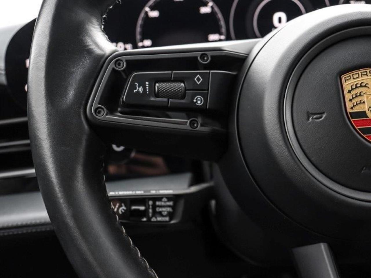 2020 Porsche Taycan TURBO Photo