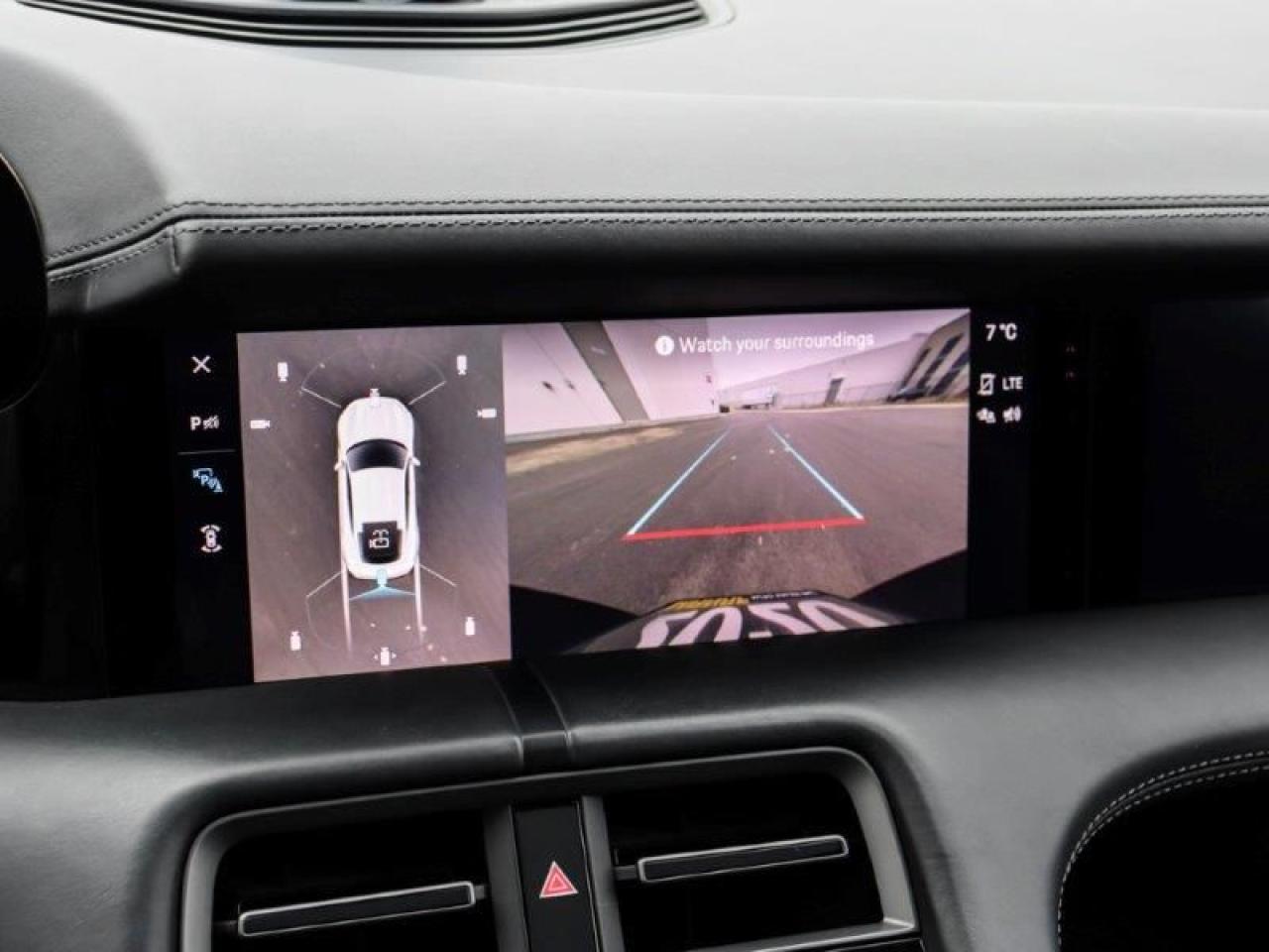 2020 Porsche Taycan TURBO Photo