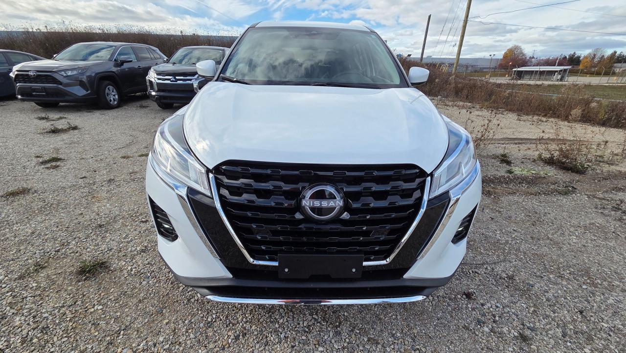 2025 Nissan Kicks S Photo2