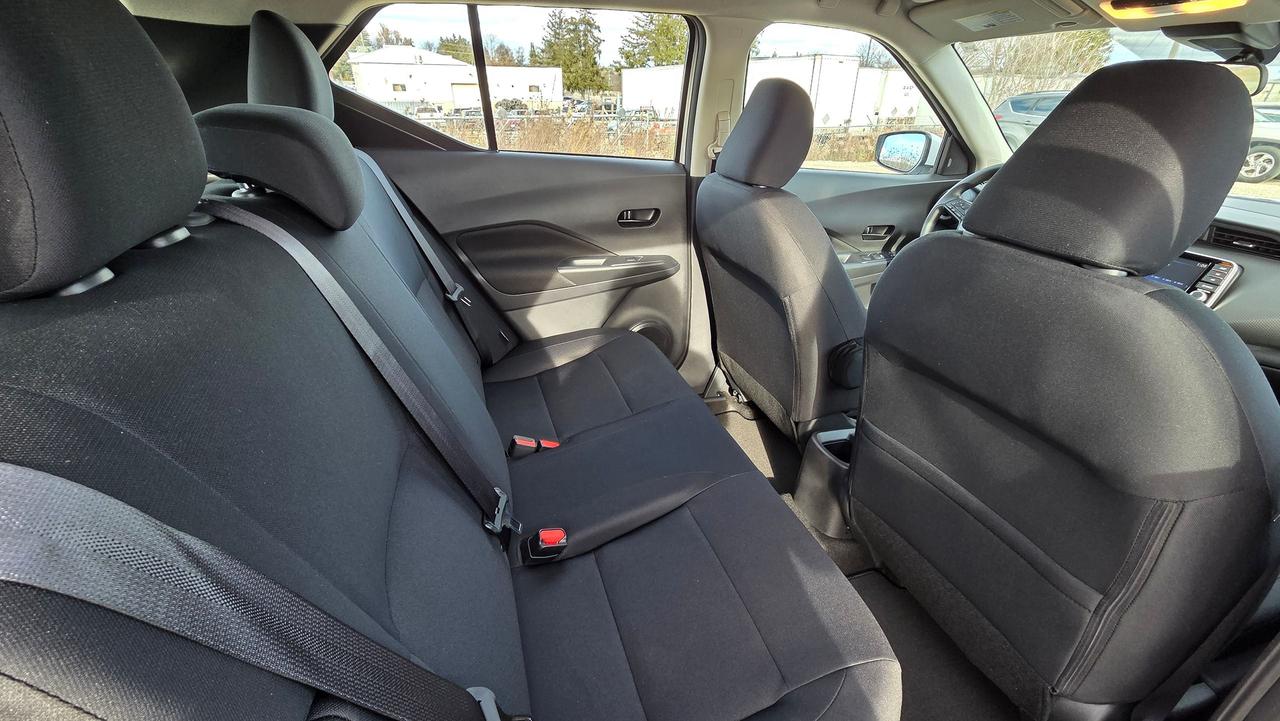 2025 Nissan Kicks S Photo