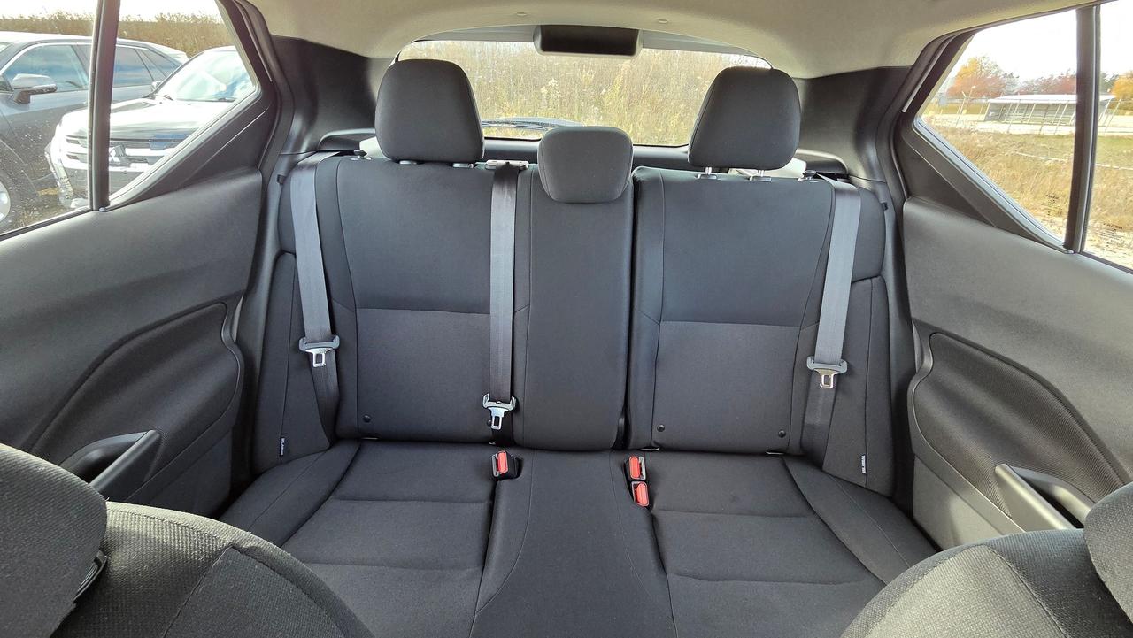 2025 Nissan Kicks S Photo