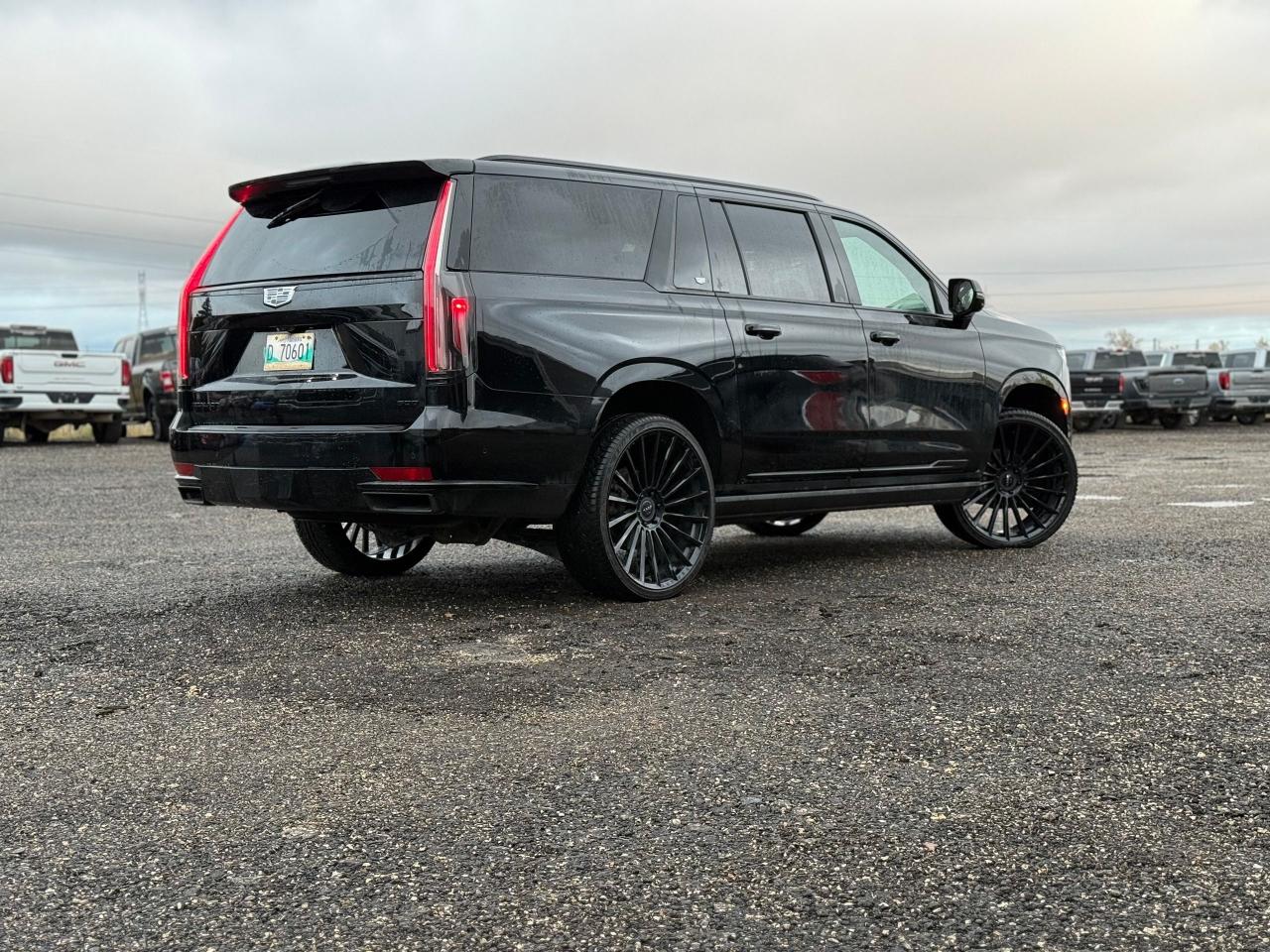 2022 Cadillac Escalade ESV Sport Platinum - Photo #4